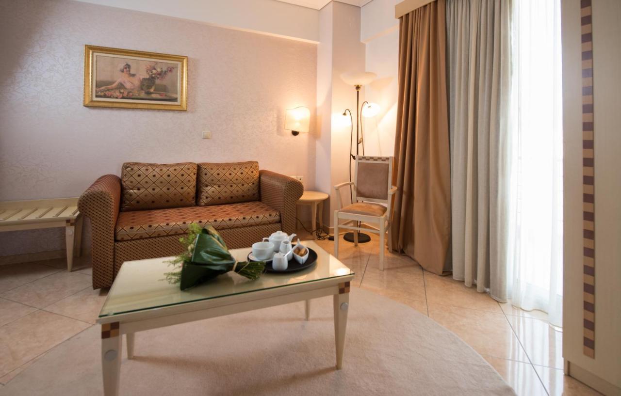 Premier Agrinio Heart Hotel מראה חיצוני תמונה