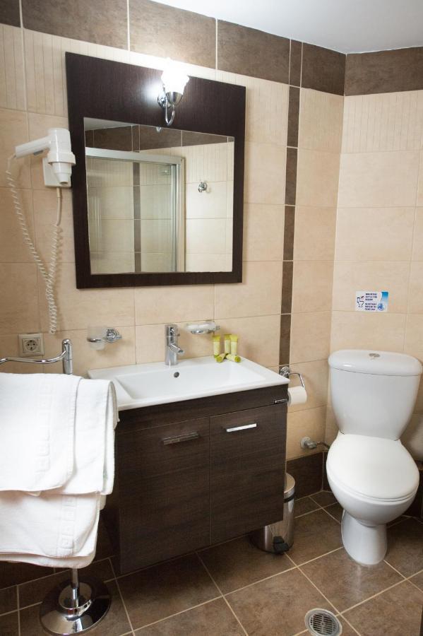 Premier Agrinio Heart Hotel מראה חיצוני תמונה