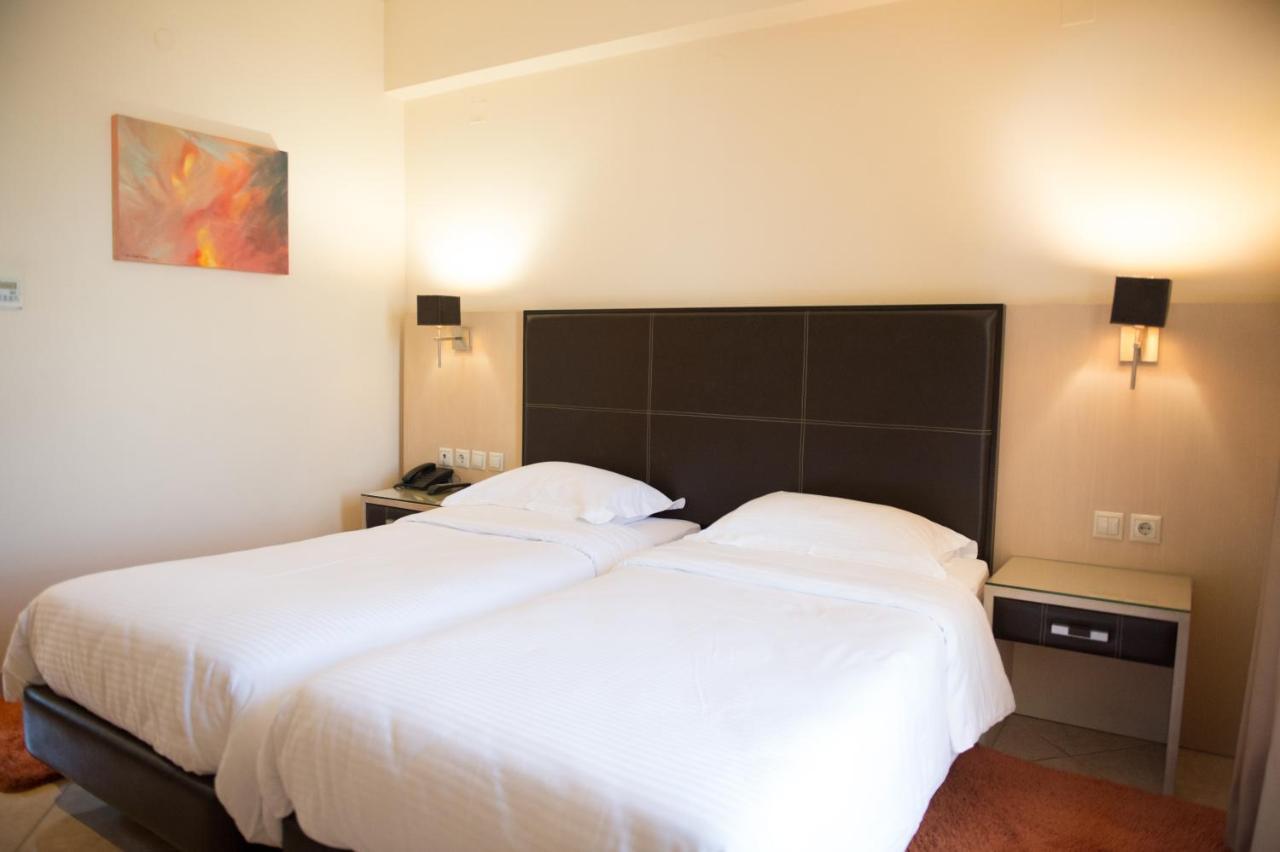 Premier Agrinio Heart Hotel מראה חיצוני תמונה