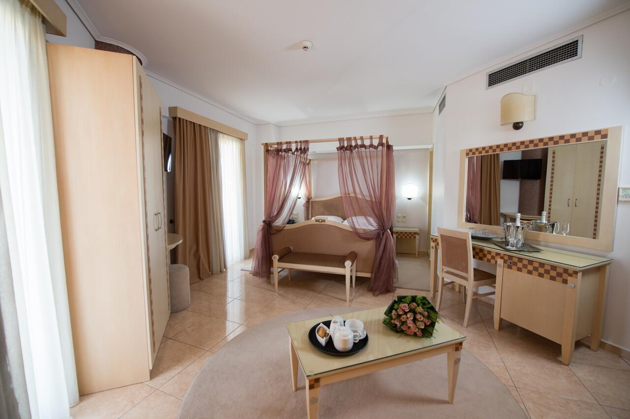 Premier Agrinio Heart Hotel מראה חיצוני תמונה